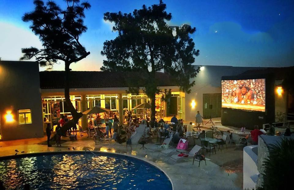 AIRSCREEN By The Pool